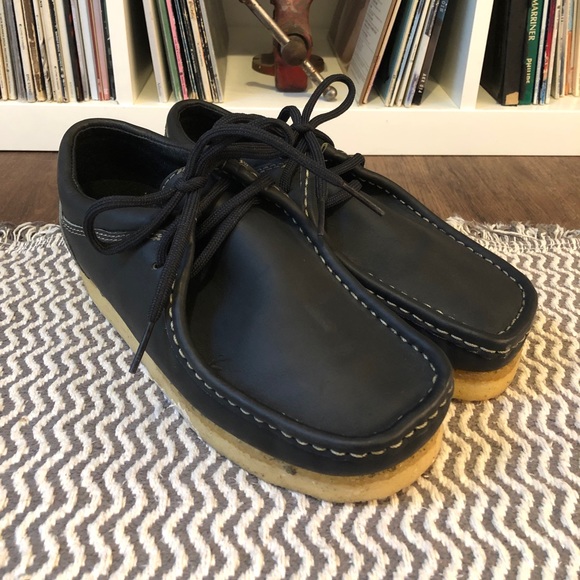 Black Chippewa Moccasin Oxfords with Crepe Sole - Picture 2 of 4